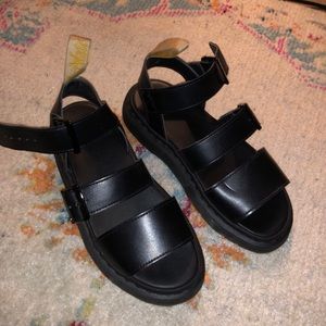DR MARTEN VEGAN GRYPHON GLADIATOR SANDAL SIZE 8💛🖤